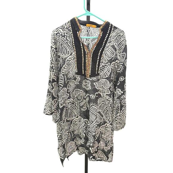 Tops - FESA Black and White Embellished Women's Tunic Medium